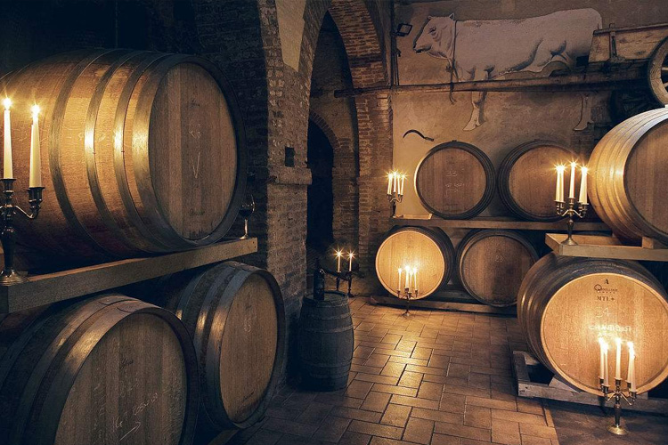 1532741445559176.jpg 木桶酒藏地下室.jpg